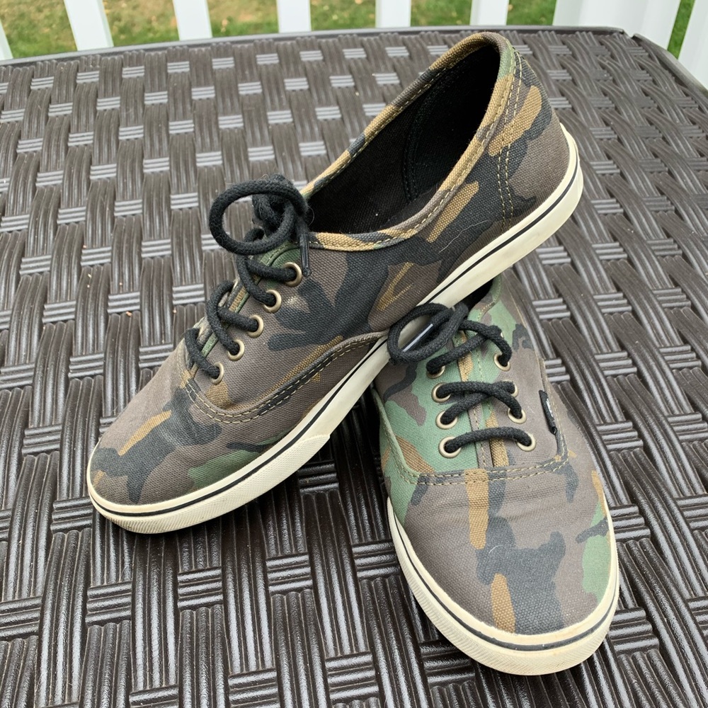 Camo Authentic Lo Pro Vans